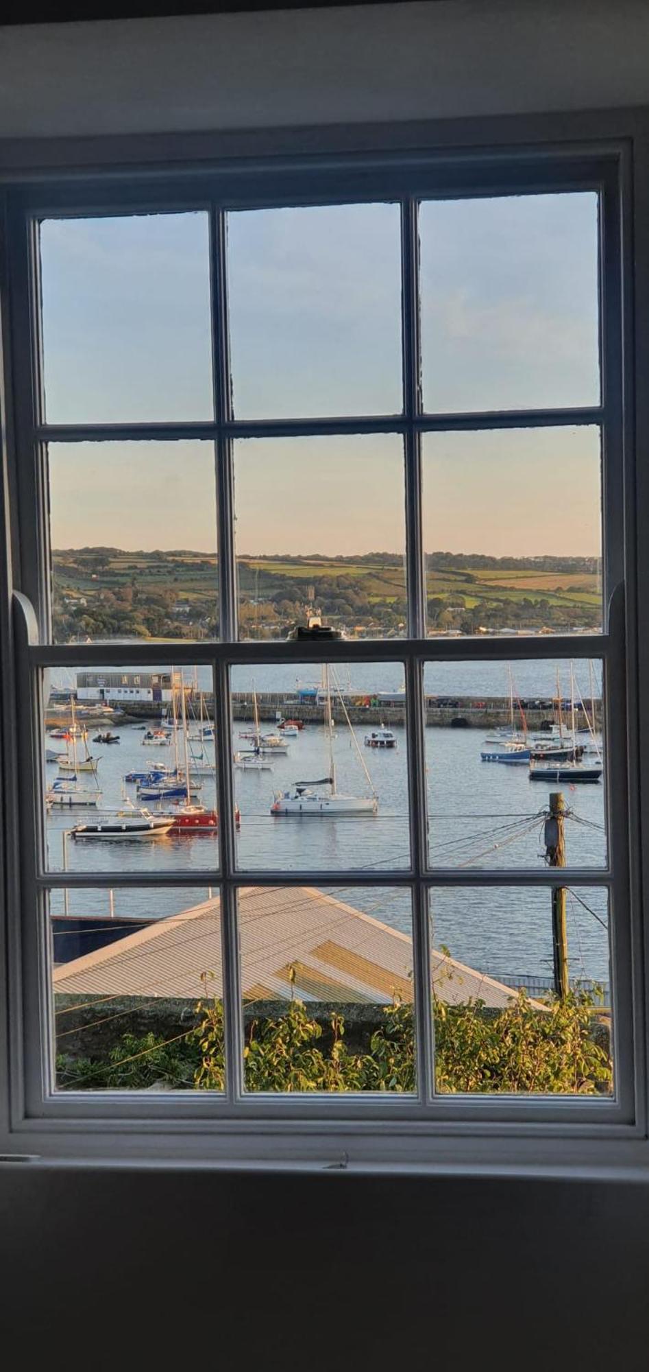 New~Breathtaking Bay Views~Chapel Street~Penzance Apartment Екстериор снимка