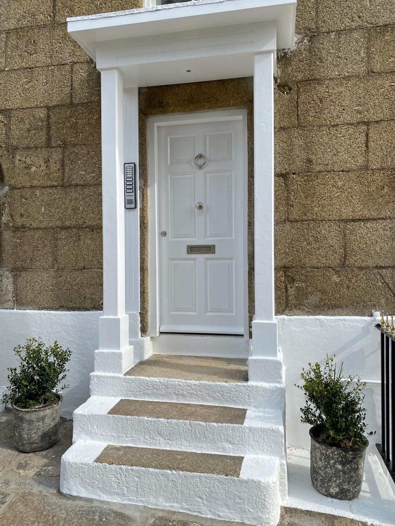 New~Breathtaking Bay Views~Chapel Street~Penzance Apartment Екстериор снимка